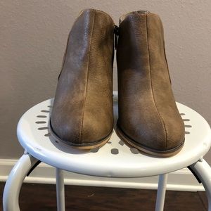 New-Michael Antonio Booties-sz 10-wheat (brownish)